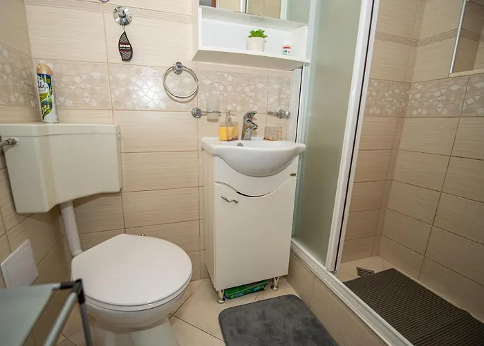 Blue Moon 아파트 스플리트